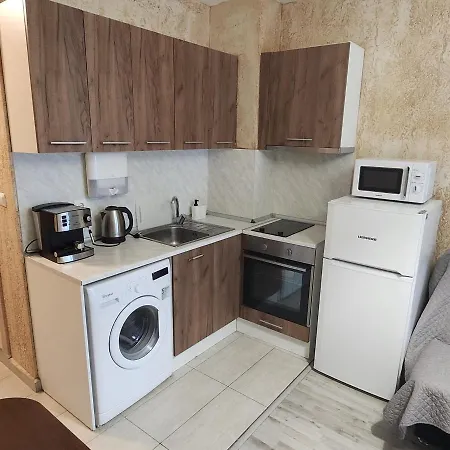 Colonel 964 Apartment *