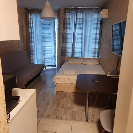 Colonel 964 Apartment